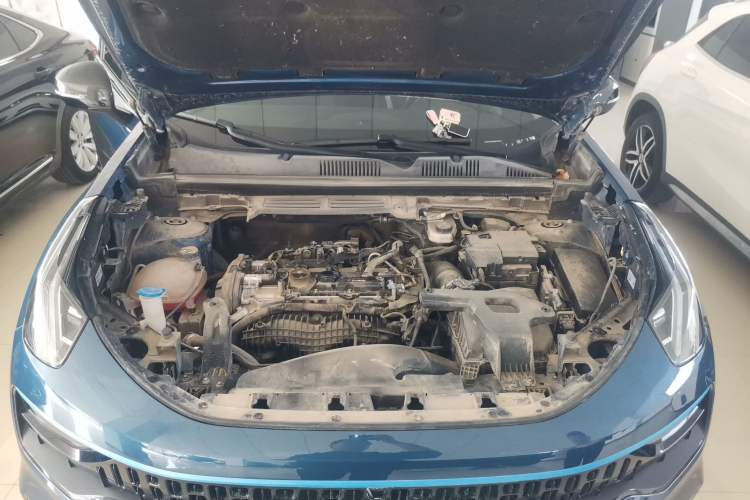 Used Lynk & Co 05 2020 2.0TD Two-Wheel Drive Shine Halo Engine Bay