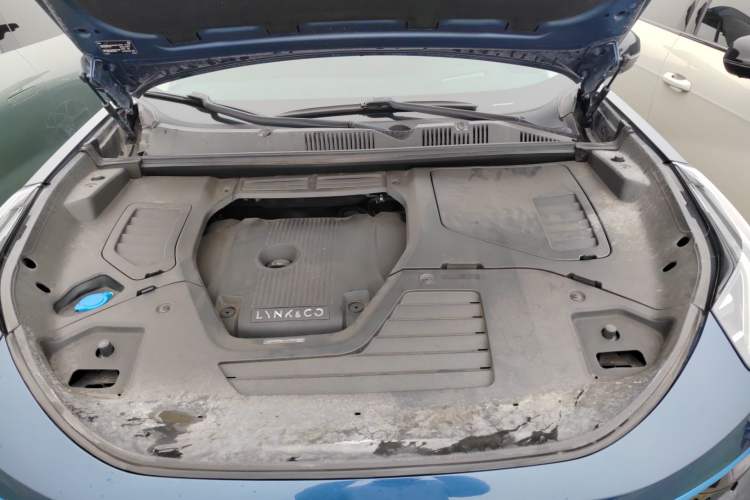 Used Lynk & Co 05 2020 2.0TD Two-Wheel Drive Shine Halo Engine Bay