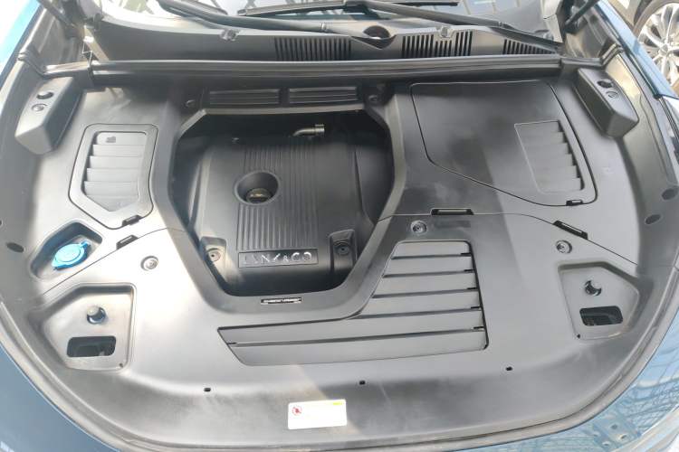Used Lynk & Co 05 2020 2.0TD Two-Wheel Drive Shine Halo Engine Bay