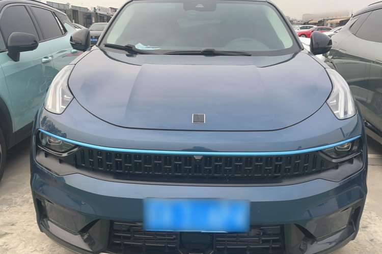 Used Lynk & Co 05 2020 2.0TD Two-Wheel Drive Shine Halo Exterior 1