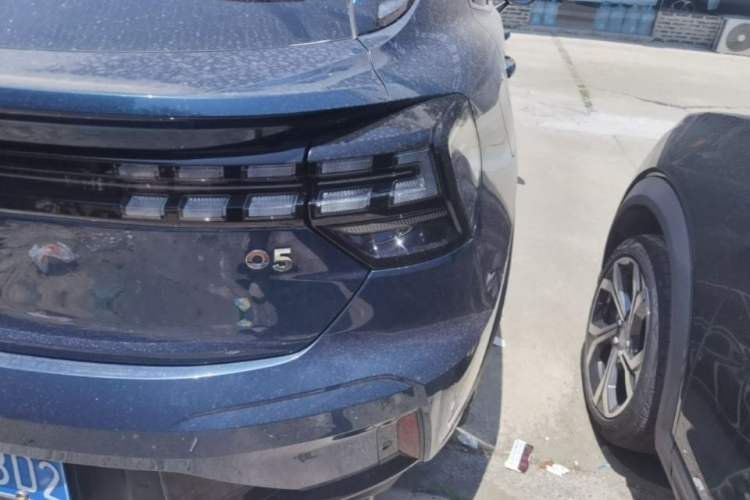 Used Lynk & Co 05 2020 2.0TD Two-Wheel Drive Shine Halo Exterior 3