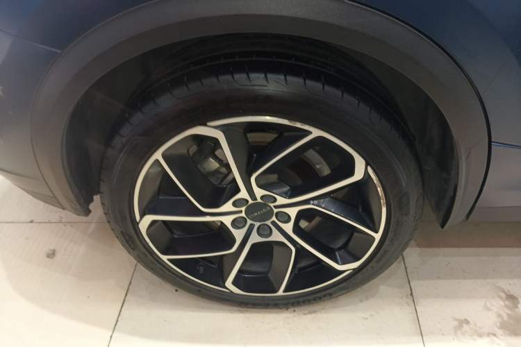 Used Lynk & Co 05 2020 2.0TD Two-Wheel Drive Shine Halo Exterior 4