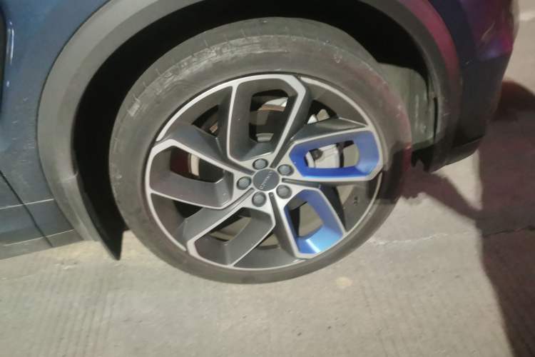 Used Lynk & Co 05 2020 2.0TD Two-Wheel Drive Shine Halo Exterior 7