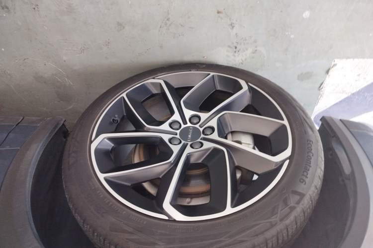 Used Lynk & Co 05 2020 2.0TD Two-Wheel Drive Shine Halo Exterior 7