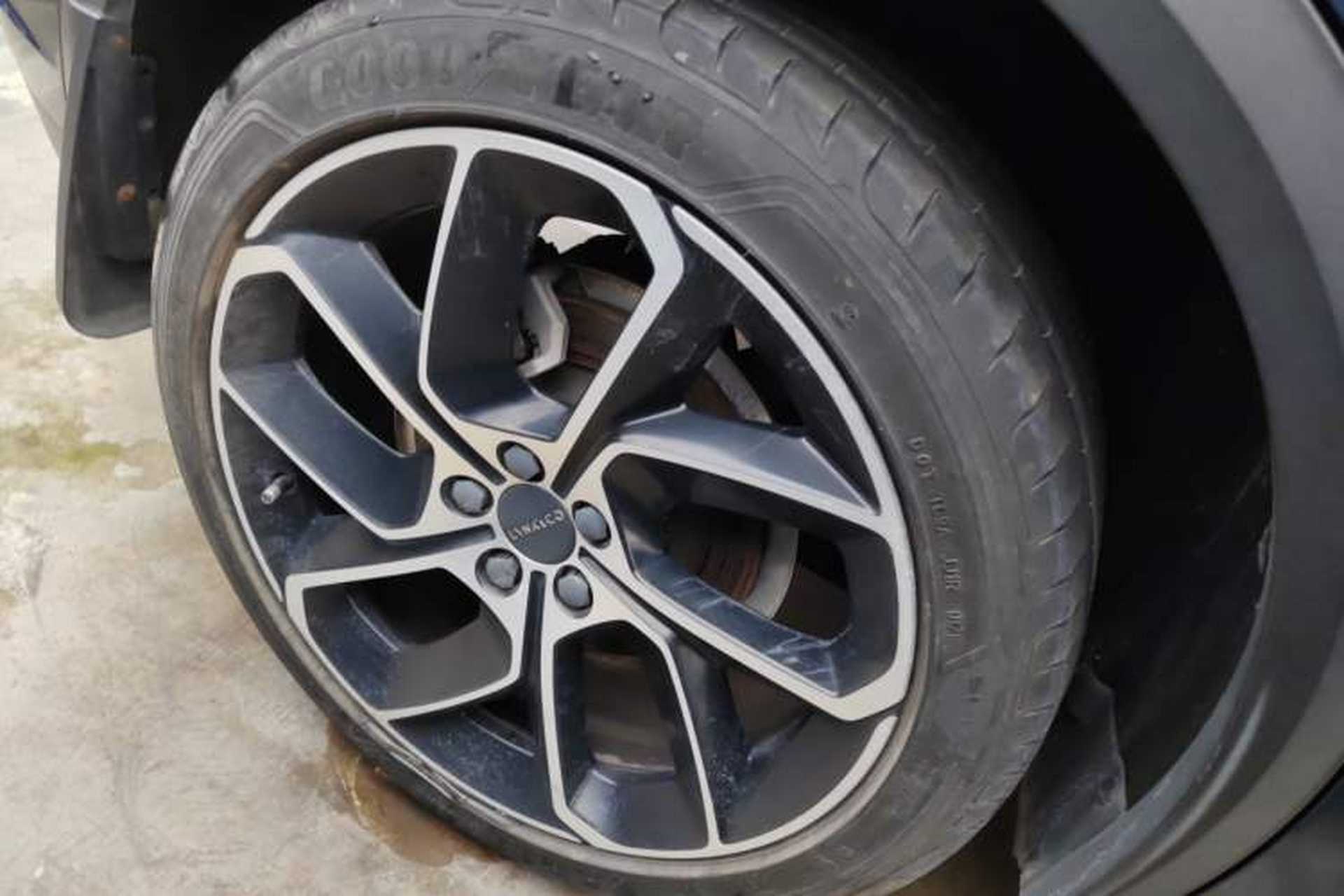 Used Lynk & Co 05 2020 2.0TD Two-Wheel Drive Shine Halo Exterior 8