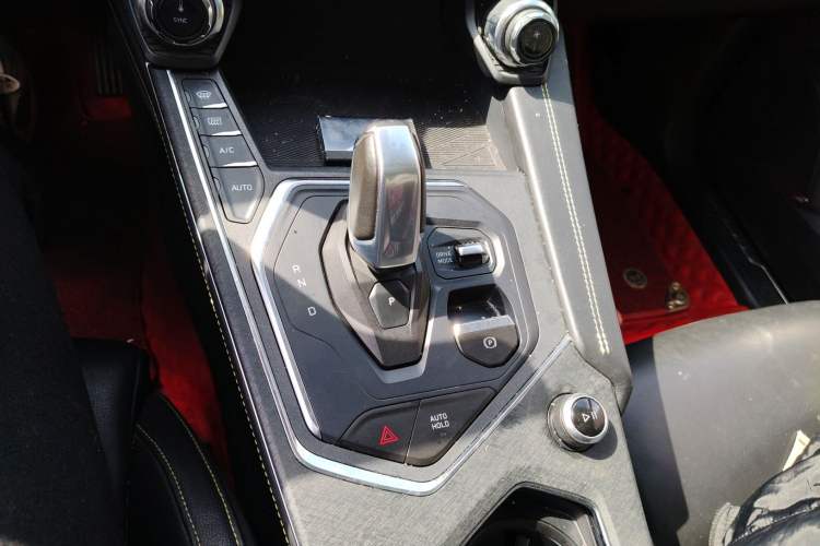 Used Lynk & Co 05 2020 2.0TD Two-Wheel Drive Zhaoyang Plus Gear Lever