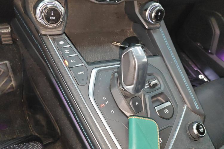 Used Lynk & Co 05 2020 2.0TD Two-Wheel Drive Shine Halo Gear Lever