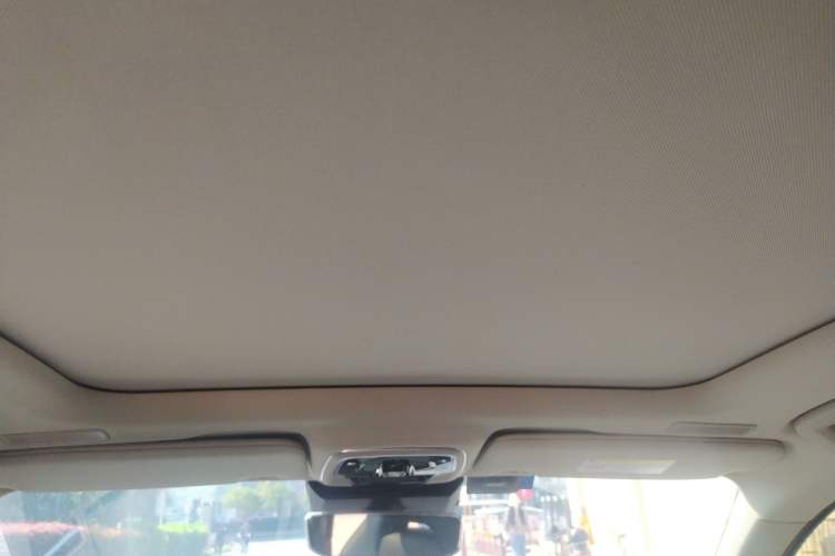 Used Lynk & Co 05 2020 2.0TD Two-Wheel Drive Shine Halo Headliner