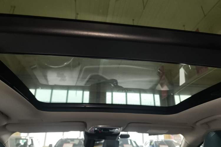 Used Lynk & Co 05 2020 2.0TD Two-Wheel Drive Shine Halo Headliner