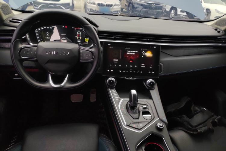 Used Lynk & Co 05 2020 2.0TD Two-Wheel Drive Shine Halo Interior 2