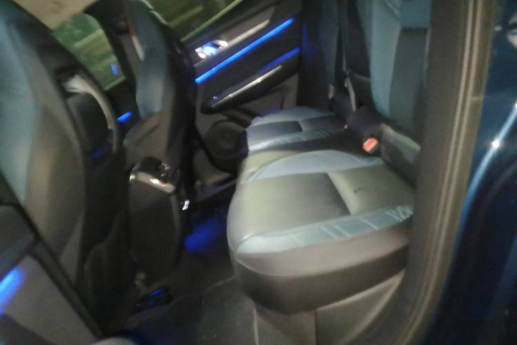 Used Lynk & Co 05 2020 2.0TD Two-Wheel Drive Shine Halo Interior 4