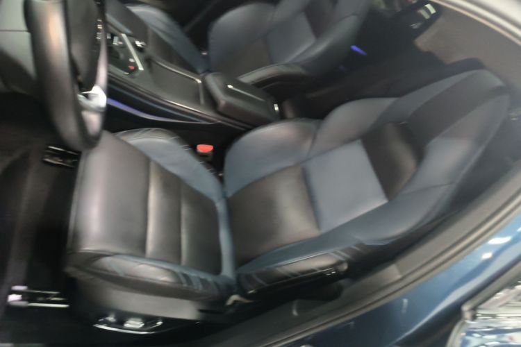 Used Lynk & Co 05 2020 2.0TD Two-Wheel Drive Shine Halo Interior 5