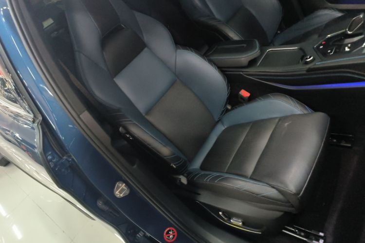 Used Lynk & Co 05 2020 2.0TD Two-Wheel Drive Shine Halo Interior 9