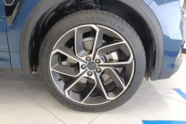 Used Lynk & Co 05 2020 2.0TD Two-Wheel Drive Shine Halo Left Front Wheel Hub