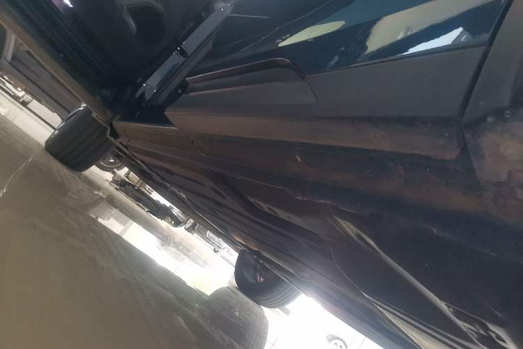 Used Lynk & Co 05 2020 2.0TD Two-Wheel Drive Shine Halo Left Side Sill