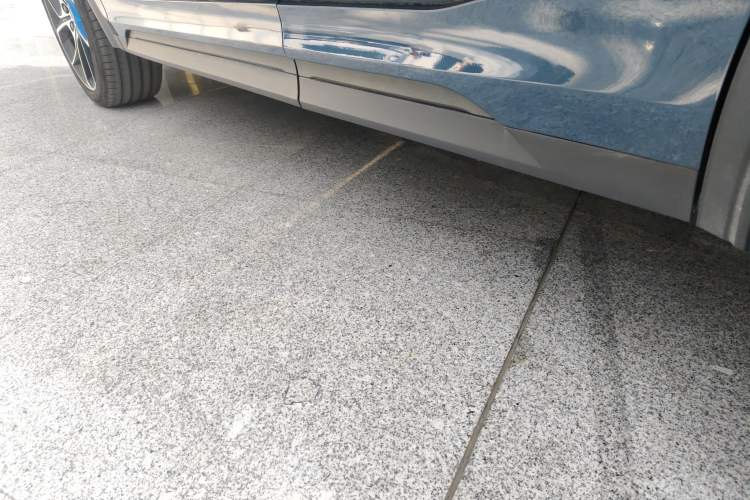 Used Lynk & Co 05 2020 2.0TD Two-Wheel Drive Shine Halo Left Side Sill