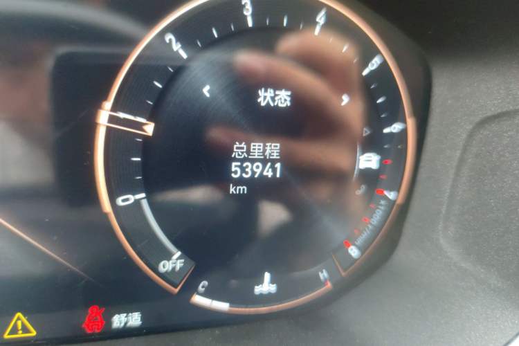 Used Lynk & Co 05 2020 2.0TD Two-Wheel Drive Shine Halo Odometer Close Up