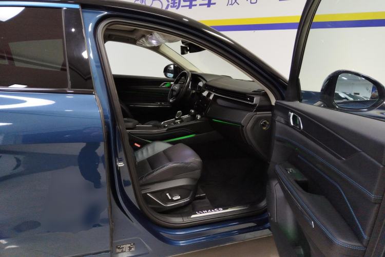 Used Lynk & Co 05 2020 2.0TD Two-Wheel Drive Shine Halo Right Front Seat