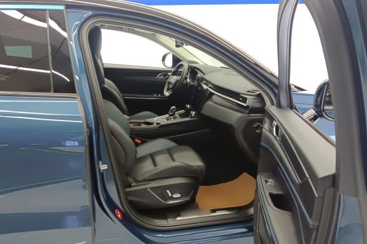 Used Lynk & Co 05 2020 2.0TD Two-Wheel Drive Shine Halo Right Front Seat