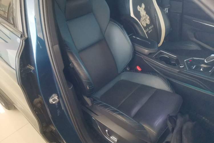 Used Lynk & Co 05 2020 2.0TD Two-Wheel Drive Shine Halo Right Front Seat