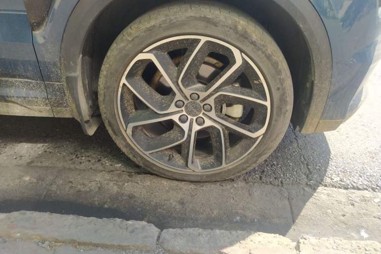 Used Lynk & Co 05 2020 2.0TD Two-Wheel Drive Shine Halo Right Front Wheel Hub