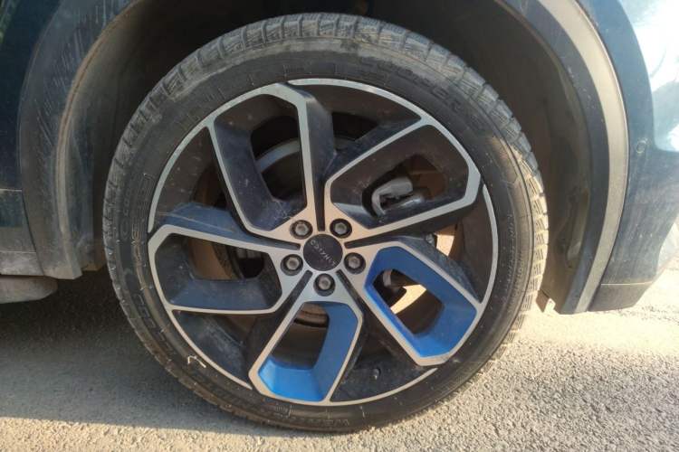 Used Lynk & Co 05 2020 2.0TD Two-Wheel Drive Shine Halo Right Front Wheel Hub