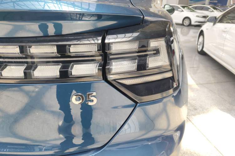 Used Lynk & Co 05 2020 2.0TD Two-Wheel Drive Shine Halo Right Rear Taillight