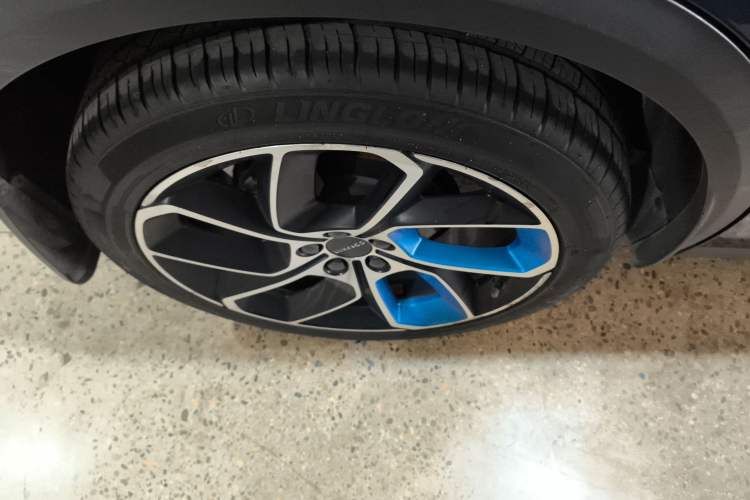 Used Lynk & Co 05 2020 2.0TD Two-Wheel Drive Shine Halo Right Rear Wheel Hub