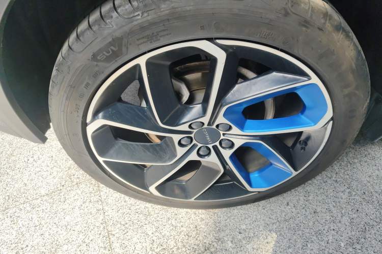 Used Lynk & Co 05 2020 2.0TD Two-Wheel Drive Shine Halo Right Rear Wheel Hub
