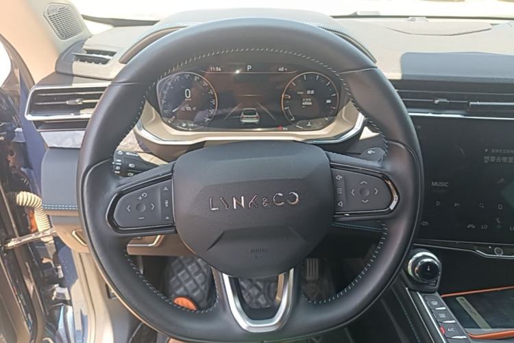 Used Lynk & Co 05 2020 2.0TD Two-Wheel Drive Shine Halo Steering Wheel