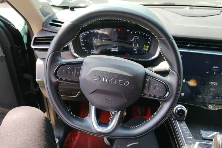 Used Lynk & Co 05 2020 2.0TD Two-Wheel Drive Zhaoyang Plus Steering Wheel