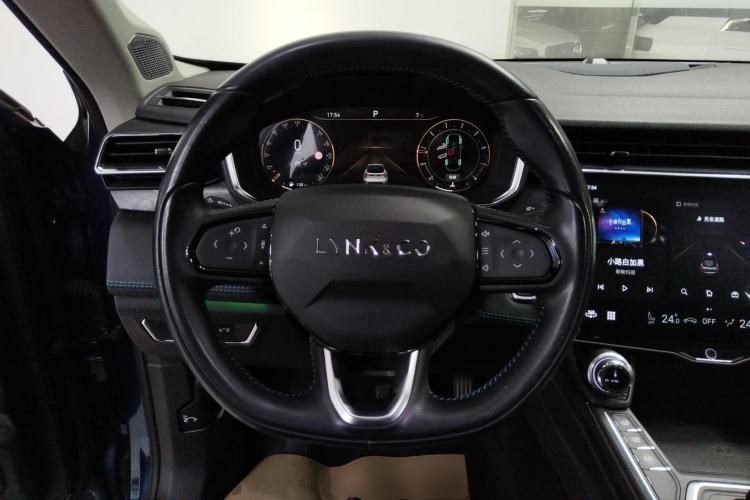 Used Lynk & Co 05 2020 2.0TD Two-Wheel Drive Shine Halo Steering Wheel