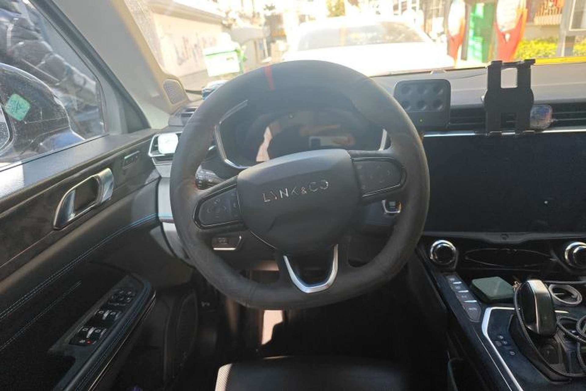 Used Lynk & Co 05 2020 2.0TD Two-Wheel Drive Shine Halo Steering Wheel