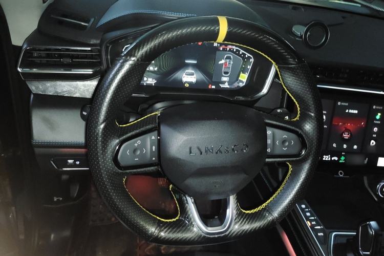 Used Lynk & Co 05 2020 2.0TD Two-Wheel Drive Shine Halo Steering Wheel