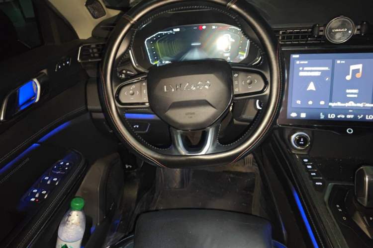 Used Lynk & Co 05 2020 2.0TD Two-Wheel Drive Shine Halo Steering Wheel