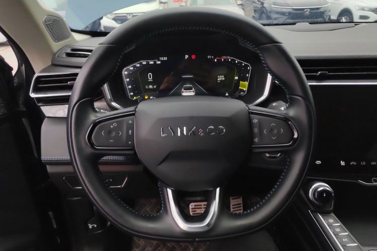 Used Lynk & Co 05 2020 2.0TD Two-Wheel Drive Shine Halo Steering Wheel