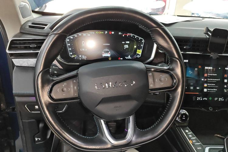 Used Lynk & Co 05 2020 2.0TD Two-Wheel Drive Shine Halo Steering Wheel