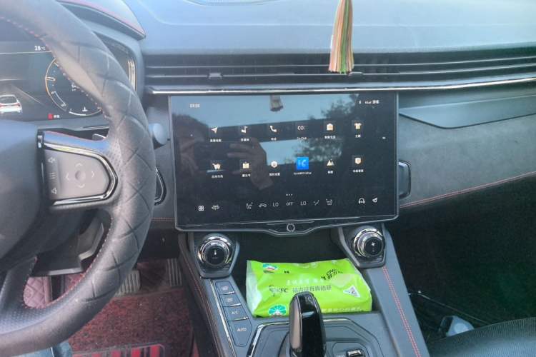 Used Lynk & Co 05 2020 2.0TD Four-Wheel Drive HypeHalo Audio And AC Panel