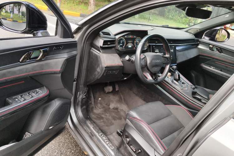 Used Lynk & Co 05 2020 2.0TD Four-Wheel Drive HypeHalo Driver Seat