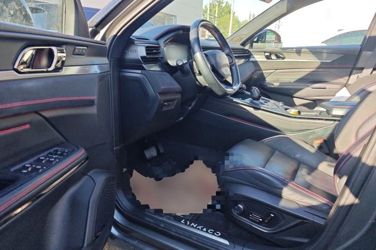 Used Lynk & Co 05 2020 2.0TD Four-Wheel Drive HypeHalo Driver Seat