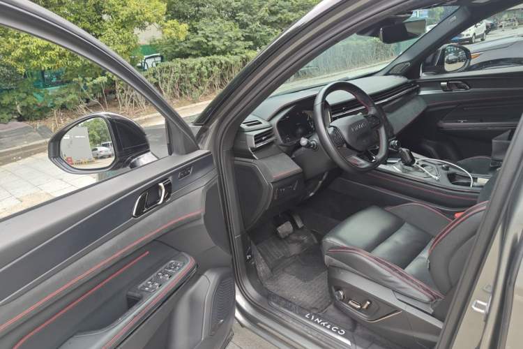 Used Lynk & Co 05 2020 2.0TD Four-Wheel Drive HypeHalo Driver Seat