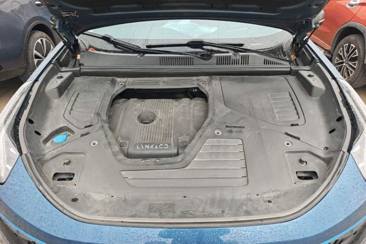 Used Lynk & Co 05 2020 2.0TD Two-Wheel Drive Shine Halo Engine Bay
