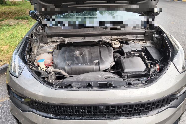 Used Lynk & Co 05 2020 2.0TD Four-Wheel Drive HypeHalo Engine Bay