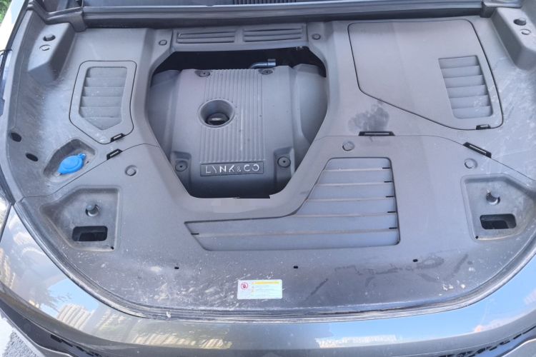 Used Lynk & Co 05 2020 2.0TD Four-Wheel Drive HypeHalo Engine Bay
