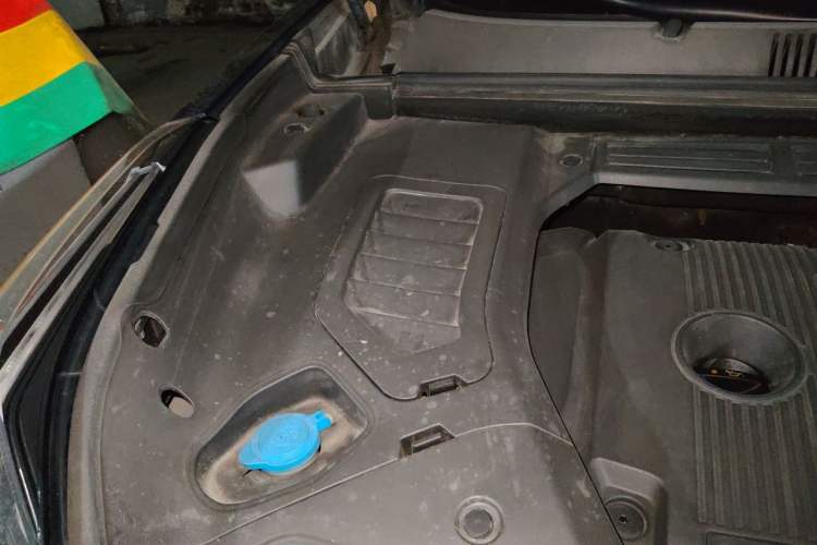 Used Lynk & Co 05 2020 2.0TD Two-Wheel Drive Shine Halo Engine Bay Right