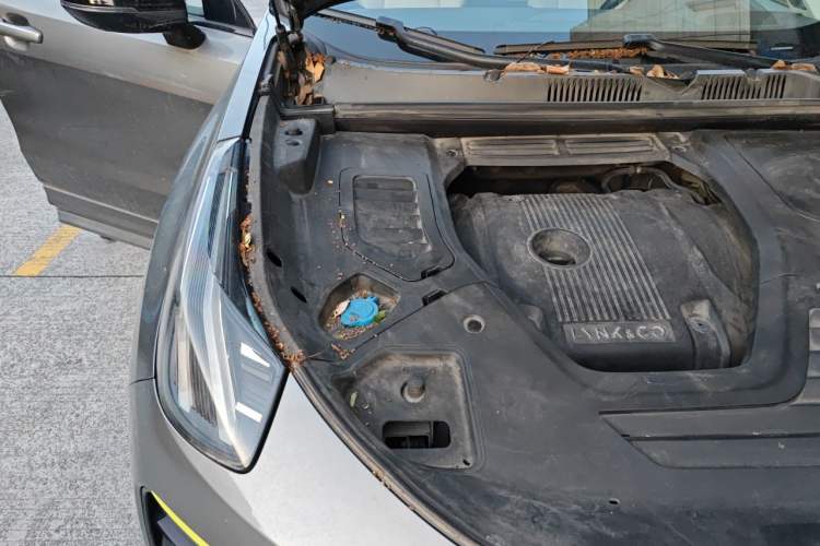 Used Lynk & Co 05 2020 2.0TD Two-Wheel Drive Shine Halo Engine Bay Right