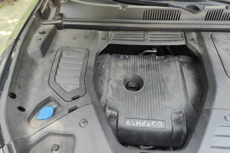 Used Lynk & Co 05 2020 2.0TD Two-Wheel Drive Shine Halo Engine Bay Right