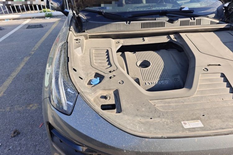 Used Lynk & Co 05 2020 2.0TD Four-Wheel Drive HypeHalo Engine Bay Right