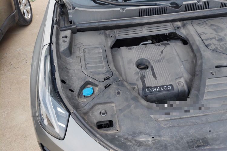 Used Lynk & Co 05 2020 2.0TD Two-Wheel Drive Shine Halo Engine Bay Right