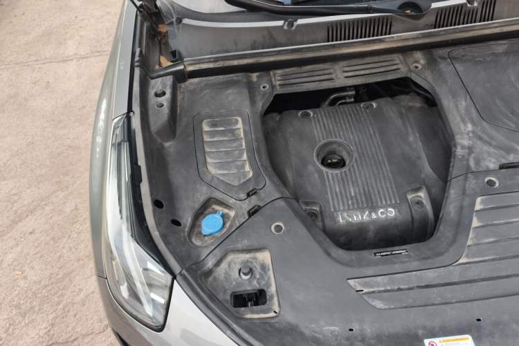 Used Lynk & Co 05 2020 2.0TD Two-Wheel Drive Shine Halo Engine Bay Right